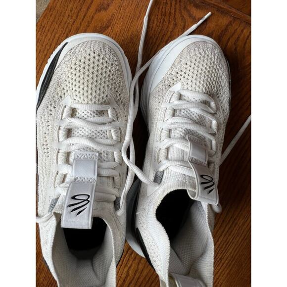 Under Armour Curry Flow white running shoes, youth boys size 4 - Picture 9 of 16